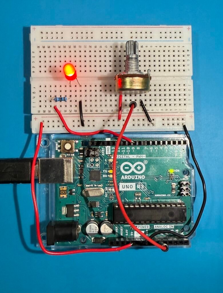 Control de brillo de un LED con potenciómetro de 10 kΩ y Arduino UNO 2 Circuito brillo led potenciometro